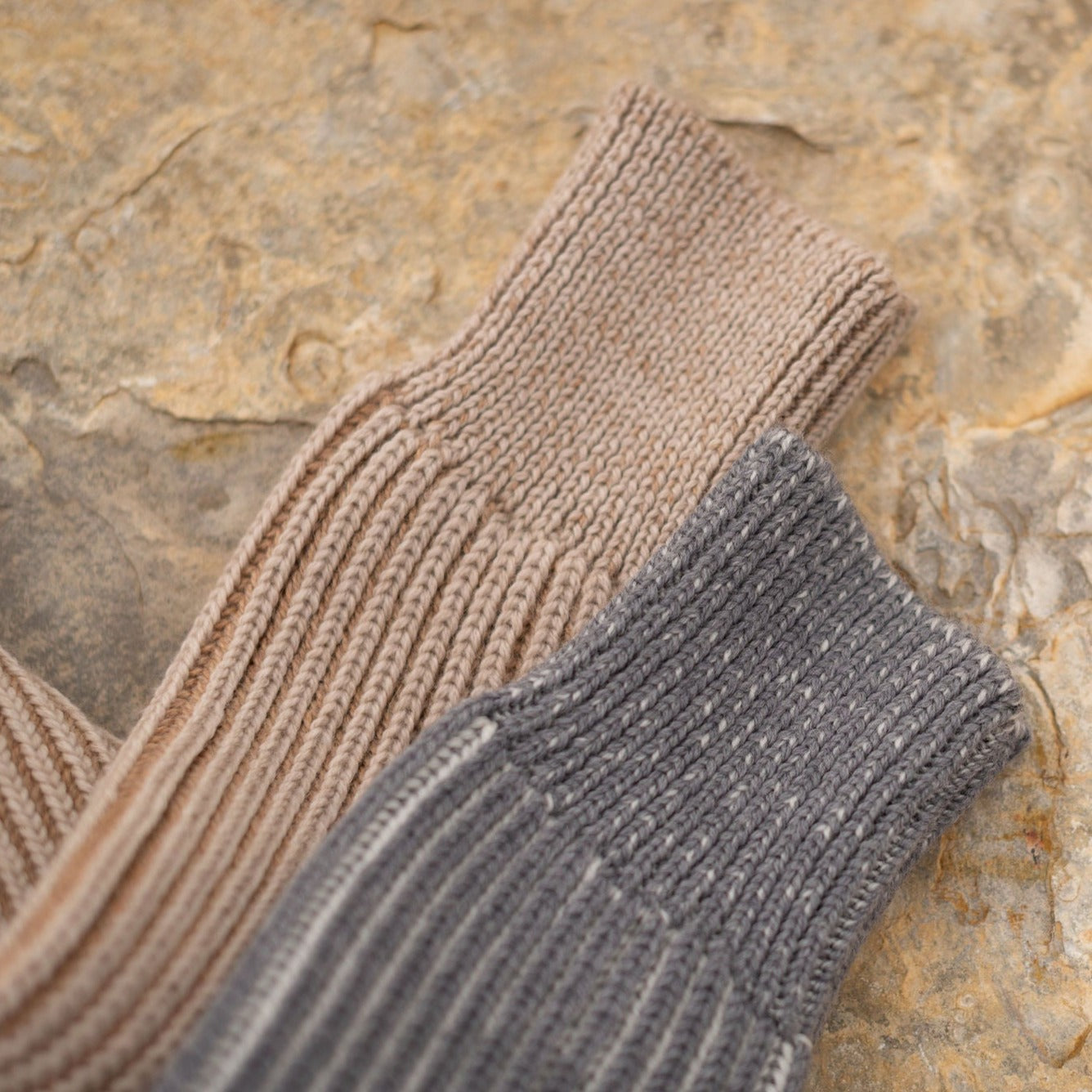 The Mesa Merino Wool Sweater is soft and cozy, crafted in a slightly boxy cropped silhouette. The two-toned fisherman rib design adds unique texture and style Details 100% merino wool Cropped fit Turtleneck Raglan sleeve Ribbed cuff Made in the USA