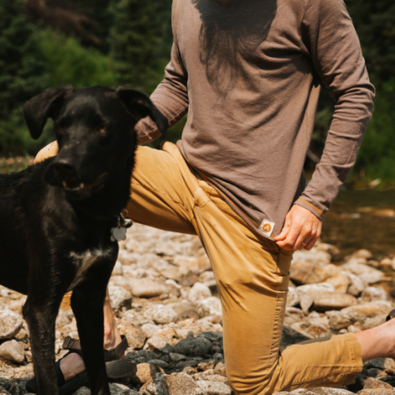 Cool and comfortable long sleeve tee for layering or to be worn on its own.  The Hemp/Cotton blend provides natural breathability and anti-microbial properties to help reduce odor.  This tee is finished with a burnt orange top stitch.